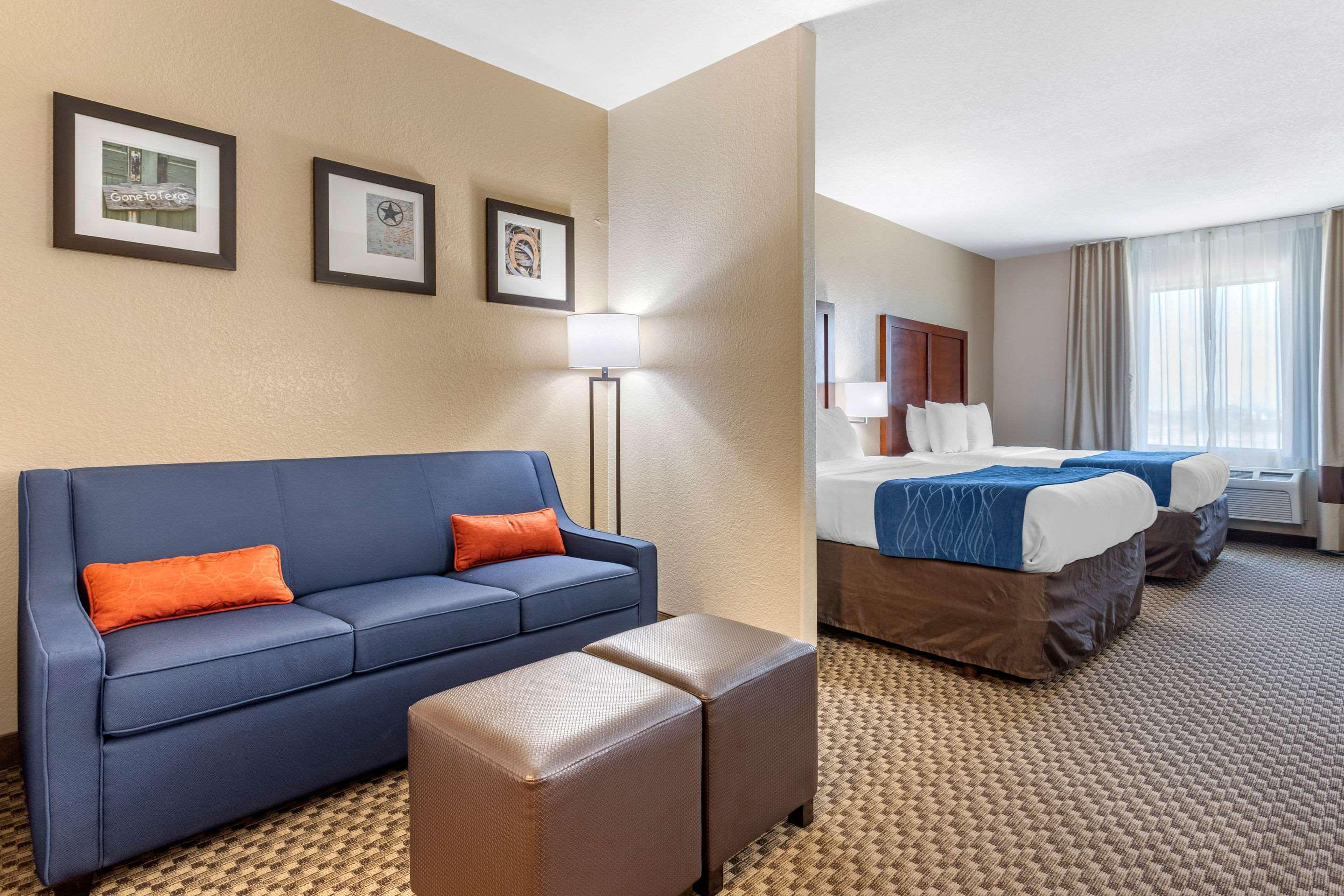 Comfort Inn & Suites Navasota Buitenkant foto