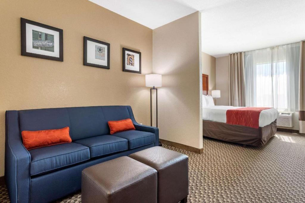 Comfort Inn & Suites Navasota Buitenkant foto