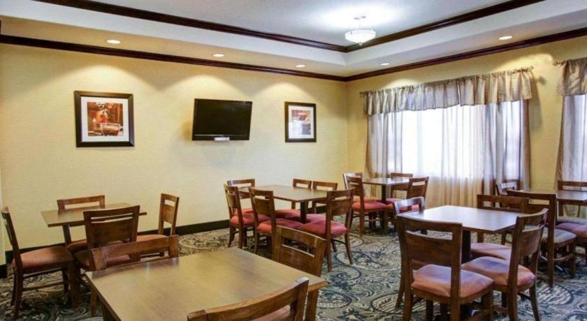 Comfort Inn & Suites Navasota Buitenkant foto